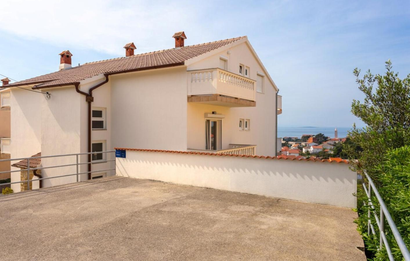 Guest House Lucija Banjol Ngoại thất bức ảnh