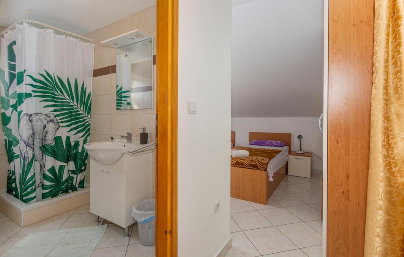 Guest House Lucija Banjol Phòng bức ảnh