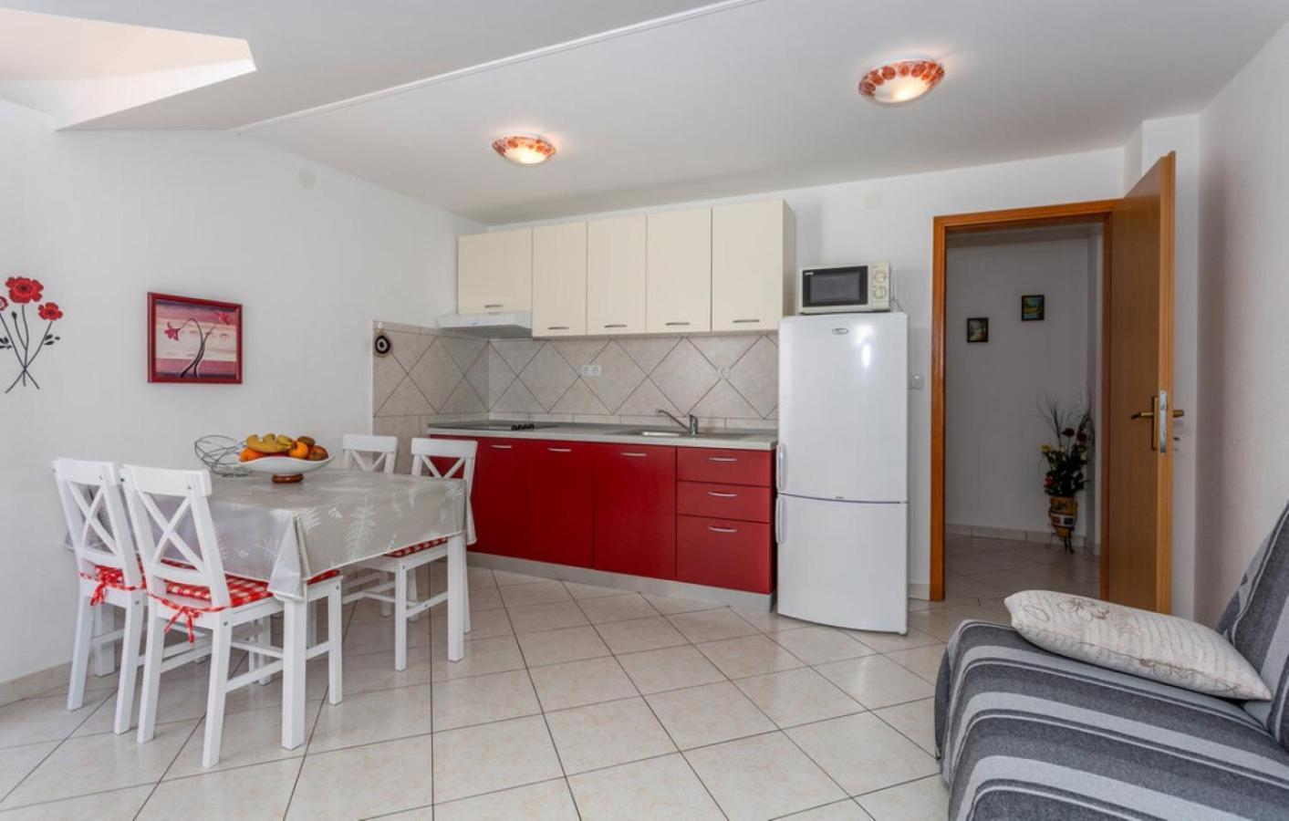 Guest House Lucija Banjol Ngoại thất bức ảnh