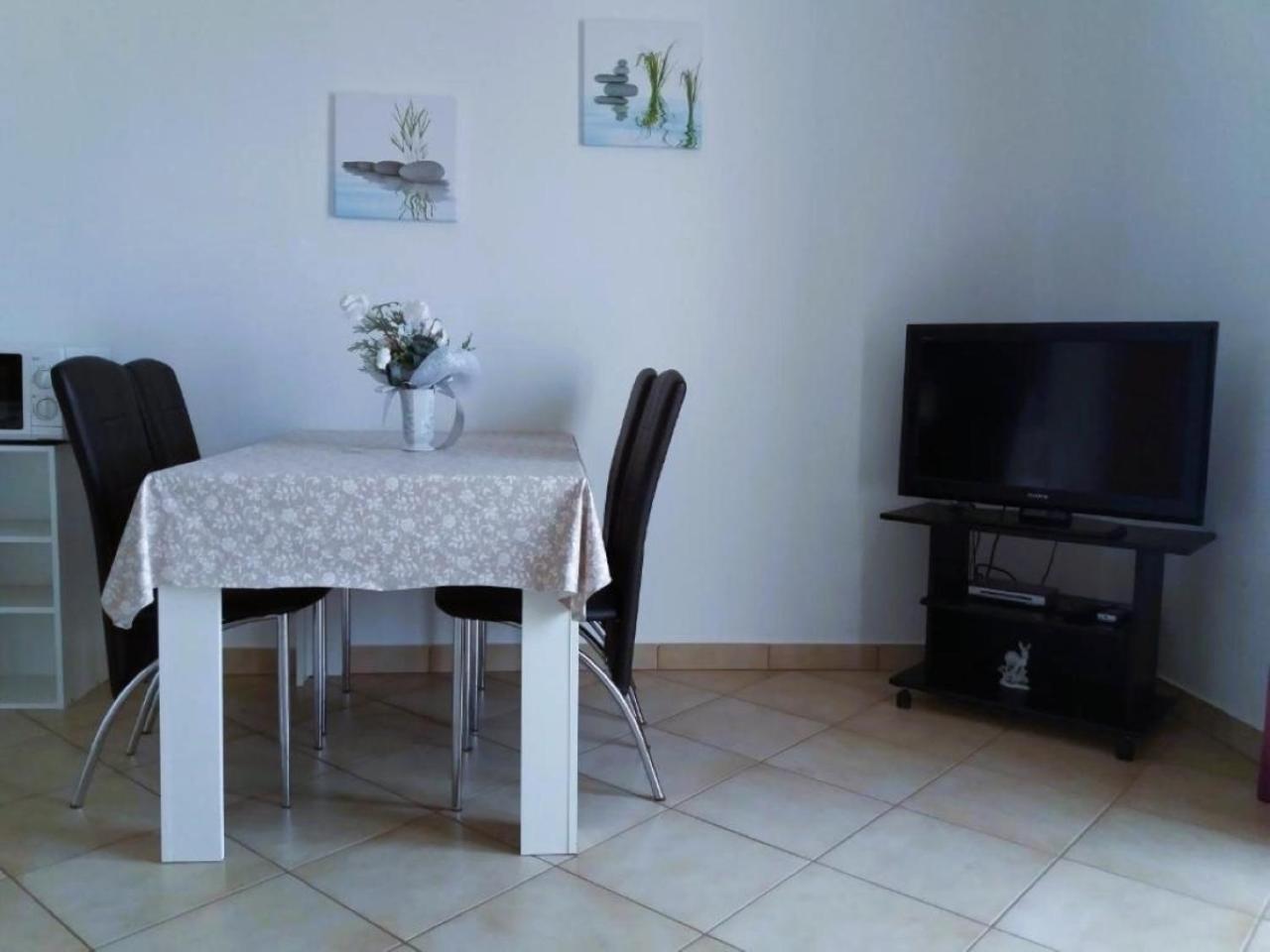 Guest House Lucija Banjol Phòng bức ảnh