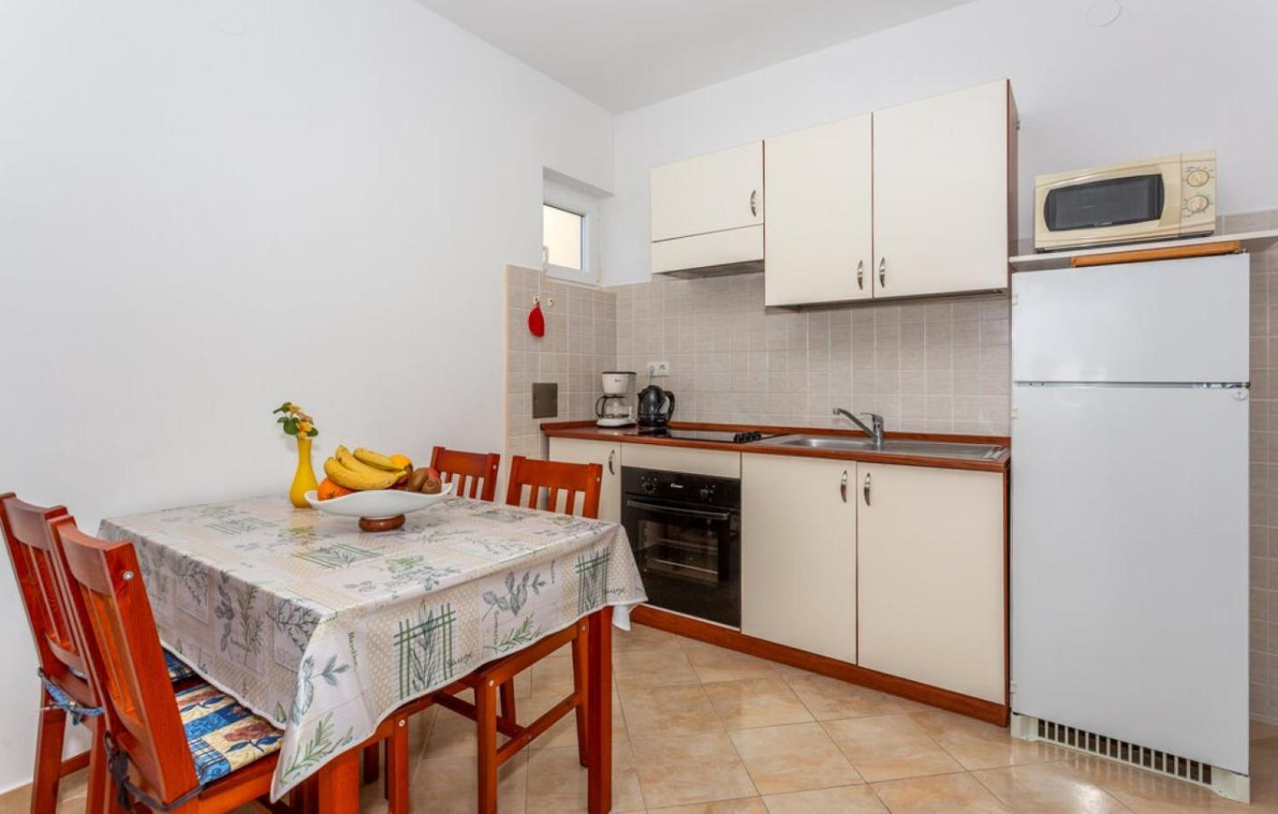 Guest House Lucija Banjol Ngoại thất bức ảnh